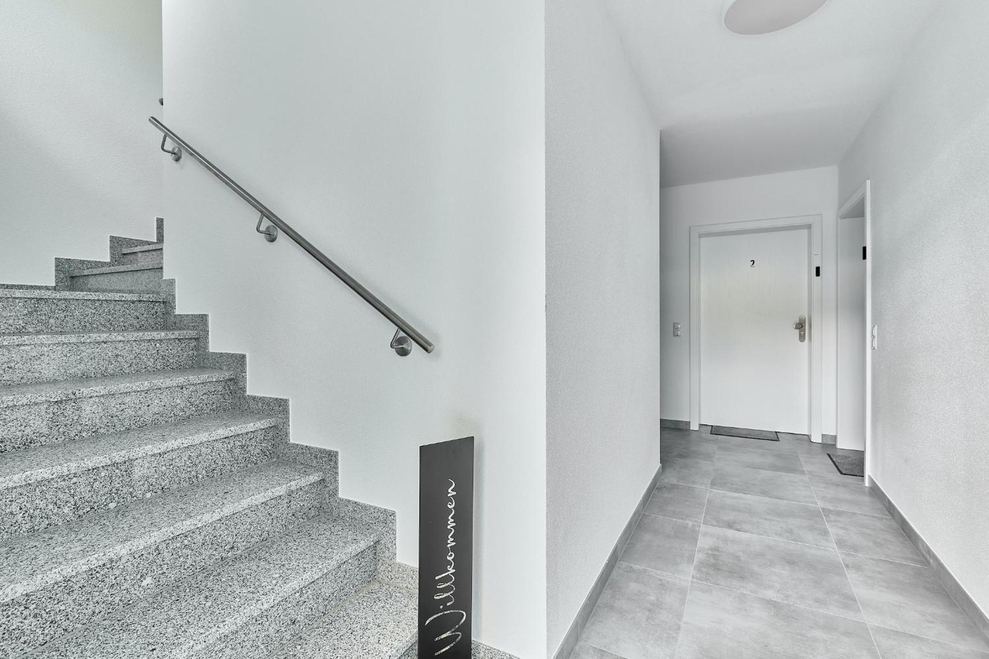 Moderne Stilvoll Eingerichtete Neubauwohnung Apartment *